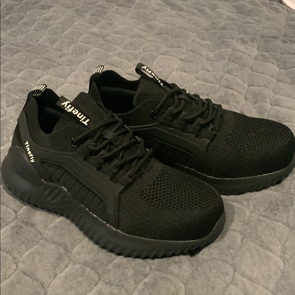 Black Athletic Shoes for Women